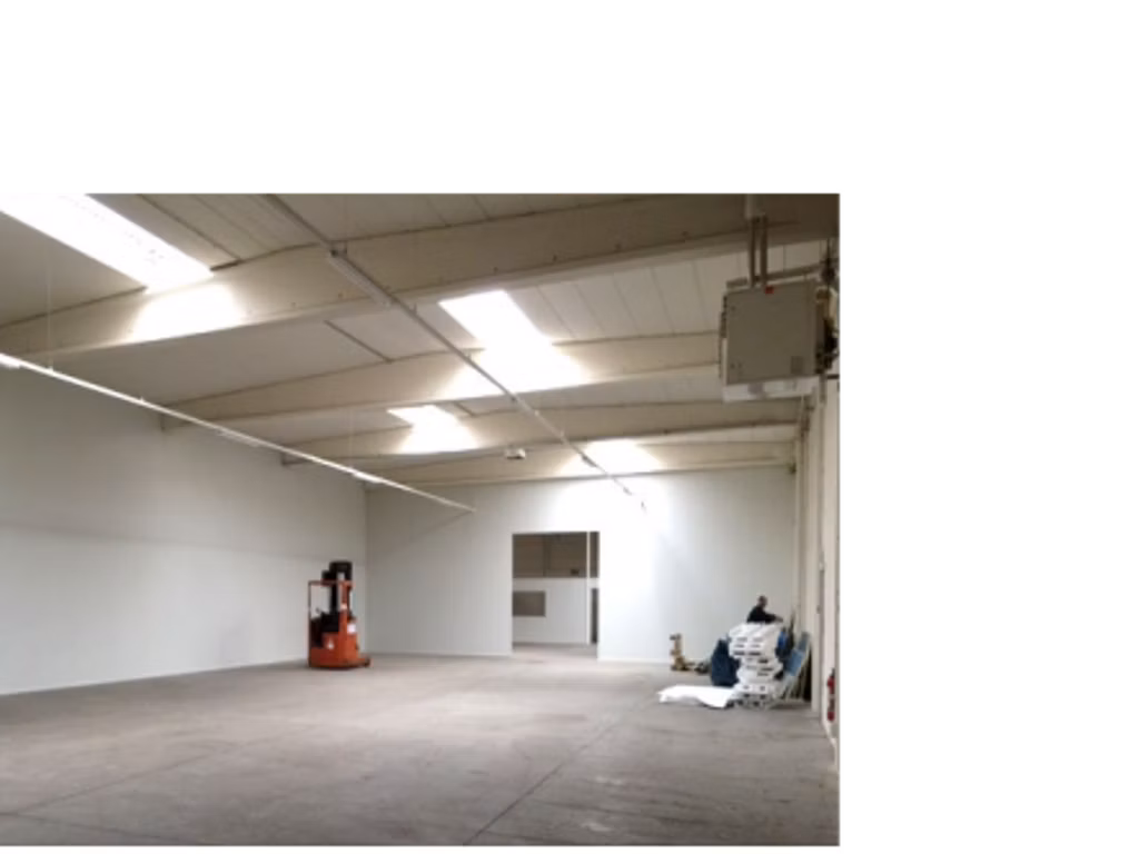 BUREAUX + ENTREPOT A LOUER - ZONING ZAVENTEM