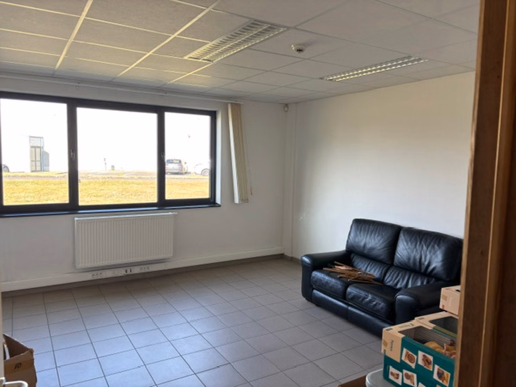 A LOUER - NIVELLES - ENTREPOT + BUREAUX