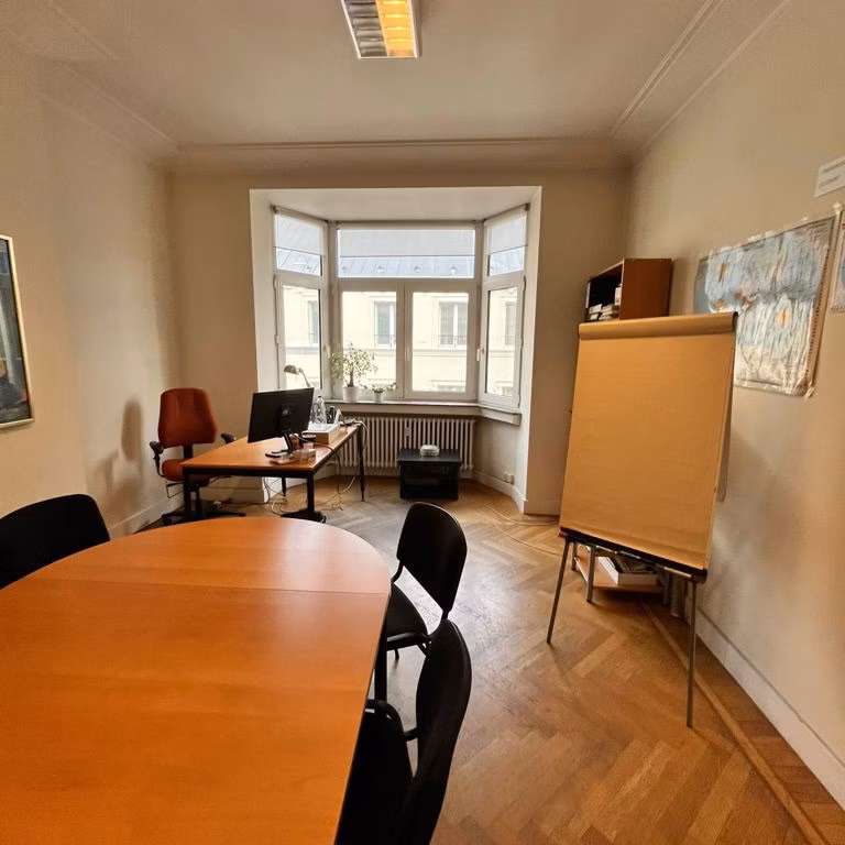 LUXEMBOURG 23 - 01LEFT