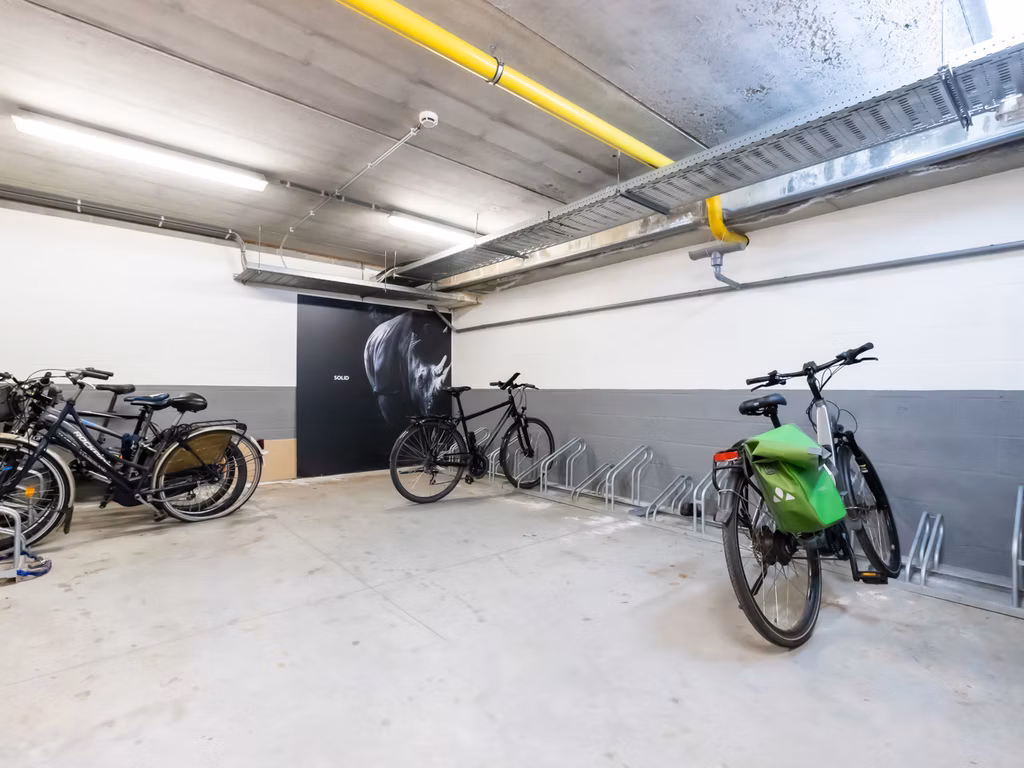 Volledig gerenoveerde kantoren + Voordelige prijzen!! Bel nu