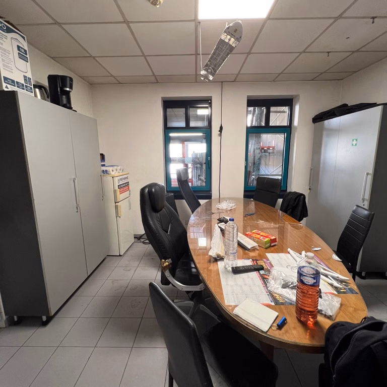 A VENDRE - P.A.E Portemont - immeuble semi-industriel