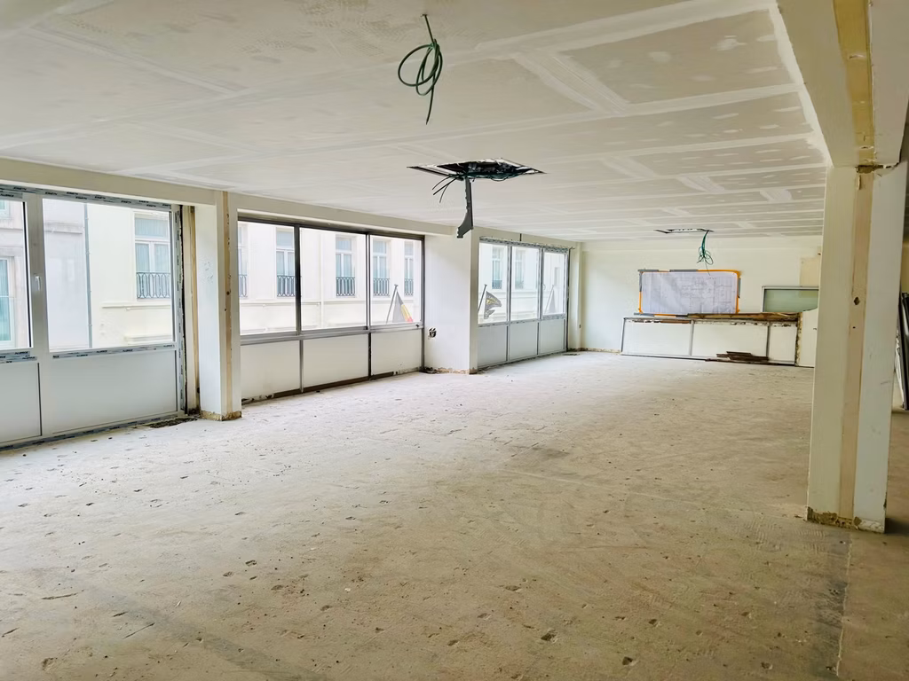 COMMERCE 20 - B - 352/3890