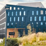 Bureaux à louer dans un bâtiment innovant aux performances énergétiques exceptionnelles.